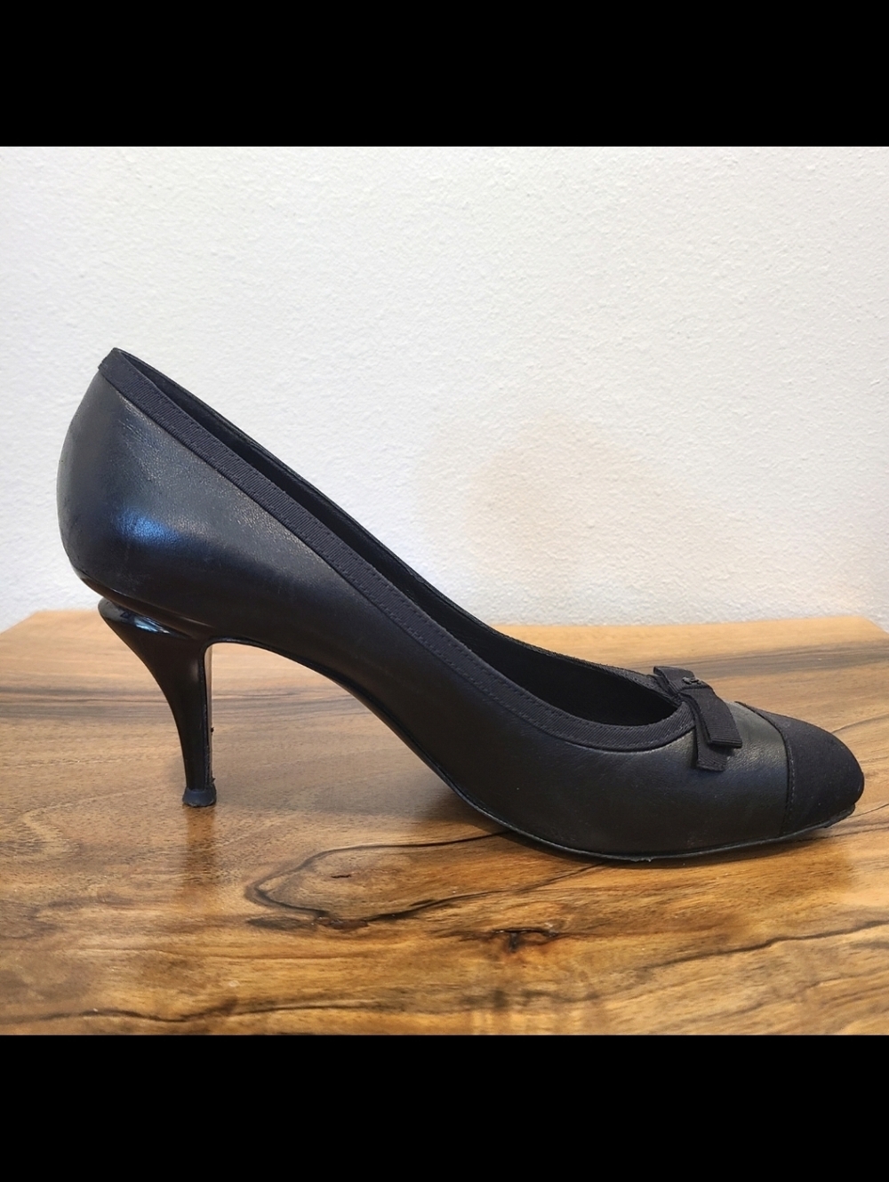 Chanel Black Leather Bow Cap Pump Heels - Picture 12 of 15